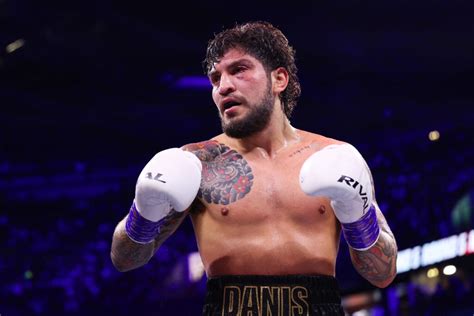 Logan Paul vs. Dillon Danis .